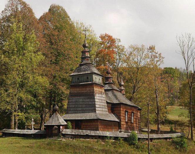 To słynna wieś w Małopolsce. Według legendy zbudowali ją kamieniarze