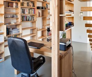 Książki w domu. Regał, półka, a może coś innego. Biblioteka z pomysłem