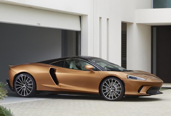 McLaren GT (2019)