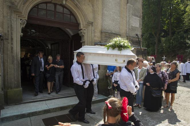 Potwór zgnije w więzieniu