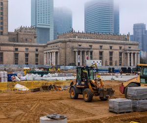 Trwa przebudowa części dawnego Placu Defilad w plac Centralny