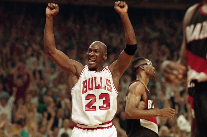 Michael Jordan ma 57 lat, ale znów czaruje na koszykarskim boisku! [WIDEO]