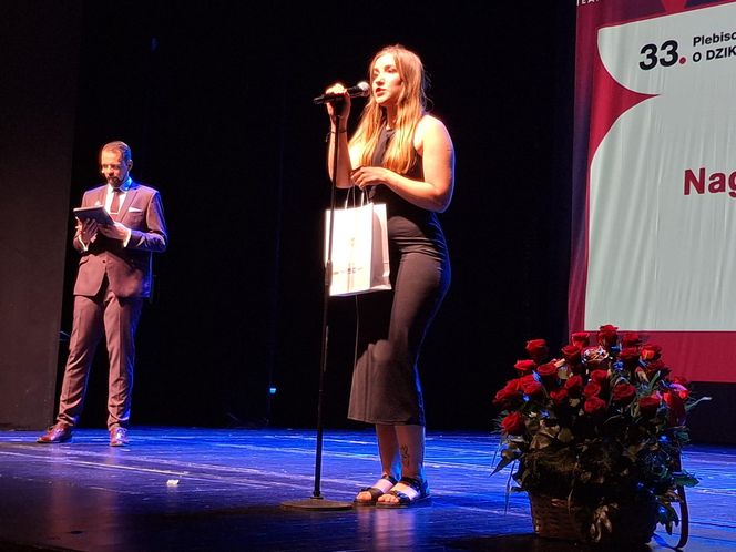„Dzika Róża 2025” rozdana! Publiczność i dziennikarze wybrali najlepsze spektakle Teatru Żeromskiego w Kielcach
