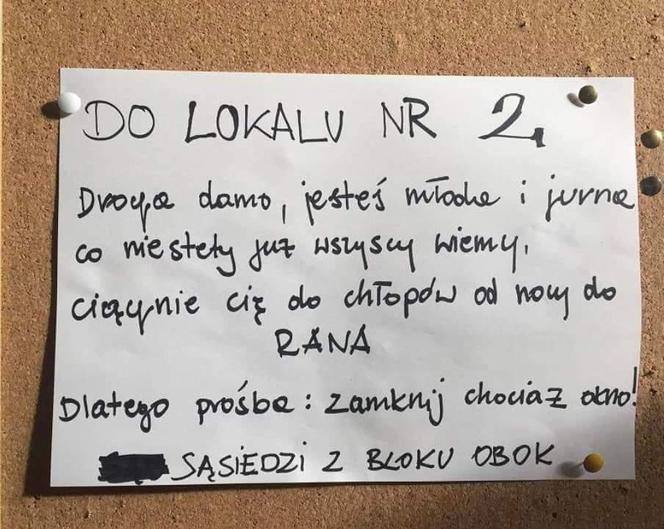 Ogłoszenia na klatkach schodowych