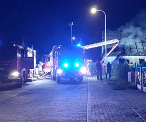 Nocny pożar w Drawsku. W płonącym budynku był mężczyzna i jego pies