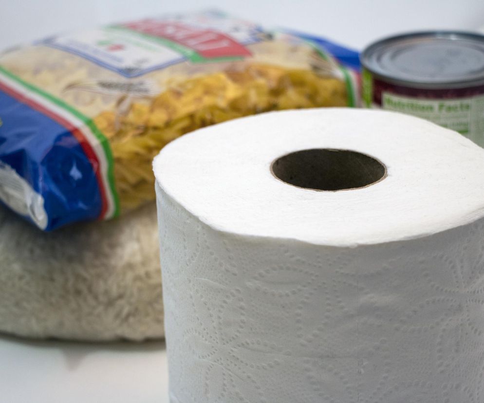 Papier toaletowy w lodówce - dziwny trend, który pobija internet. Czy to jest zdrowe?