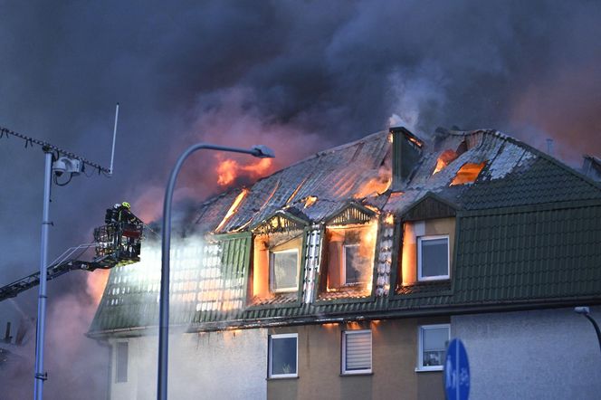 Pożar bloku w Ząbkach. Przerażające zdjęcia z miejsca tragedii