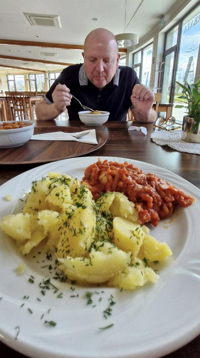 Takie rzeczy można kupić w lokalu Rydzyka! Są nawet płyty tej artystki. Otworzyliśmy usta ze zdziwienia