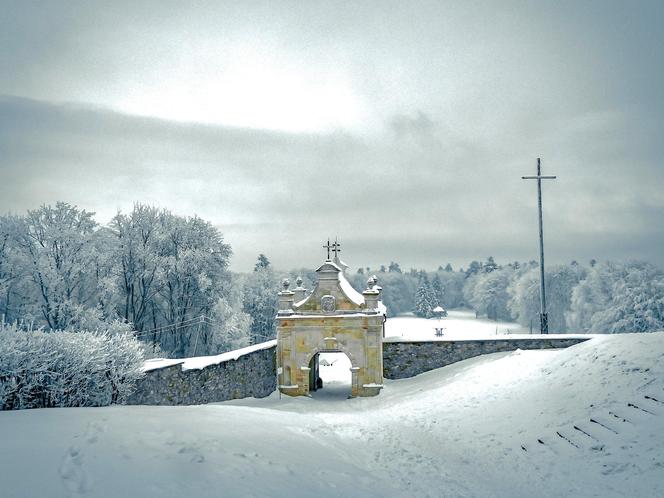 Góry Świętokrzyskie i Święty Krzyż: Zima 
