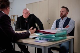 Na Wspólnej odc. 3972. Kuba (Przemysław Cypryański), bandzior Kisiela (Michał Waleszczyński-Lis)