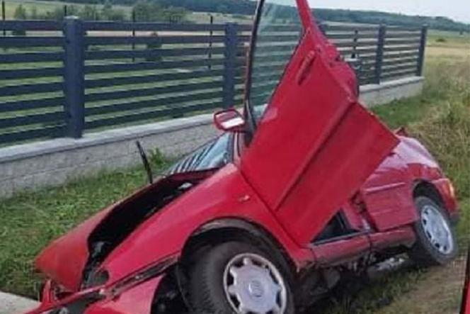 Tragiczny wypadek pod Starachowicami! Auto uderzyło w przepust, śmierć na miejscu!