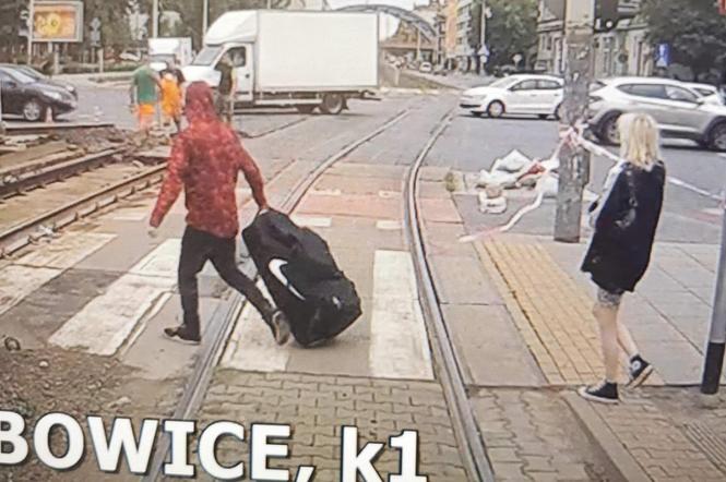 Pracownik naprawiający torowisko we Wrocławiu został ugodzony nożem