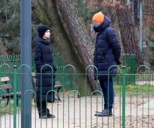 Całuśny mąż Kaczyńskiej nie dał jej wytchnienia pod jemiołą 