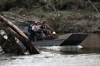  Horror po powodziach. Szukają 10 dziewczynek z chrześcijańskiego obozu. 104 osoby nie żyją!