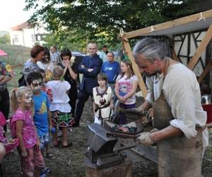 Zamek Czocha zaprasza na podróż do średniowiecza. W długi weekend odbędzie się Twierdza Rycerska 