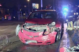 Potworny wypadek na Pradze. Zderzyły się dwie toyoty, kobieta i dwoje dzieci w szpitalu