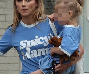 Agnieszka Kaczorowska. Tańcząca z córkami