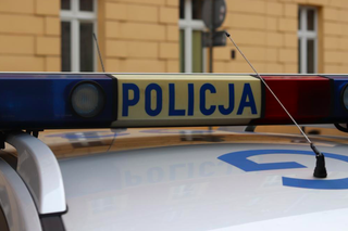 Zostań w domu, czytaj książki. Niecodzienny apel z policyjnych megafonów