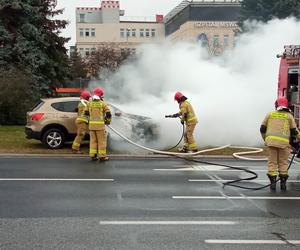 Pożar samochodu przy szpitalu MSWiA w Rzeszowie [ZDJĘCIA]