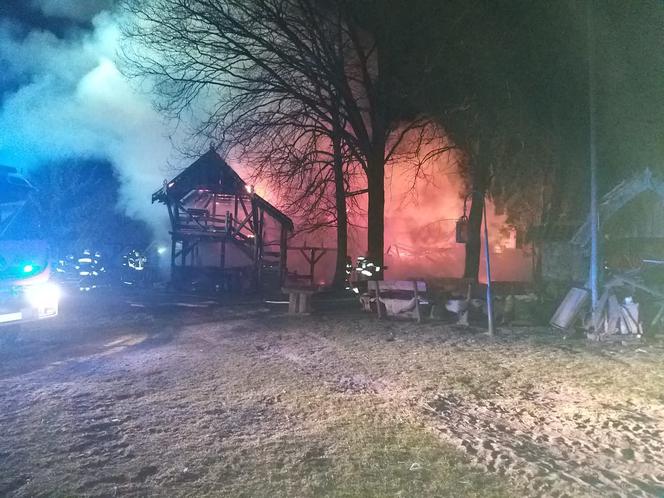 Pożar strusiej fermy w Bukwałdzie koło Olsztyna 