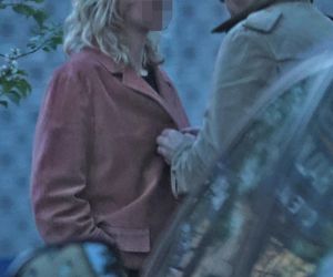 Andrzej Chyra smyra i całuje