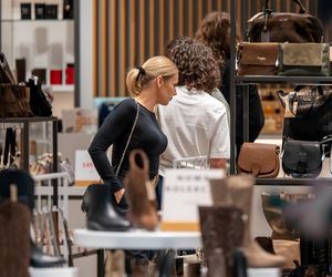 Marta Nawrocka na zakupach. Pierwsza dama ubiera się w sieciówkach