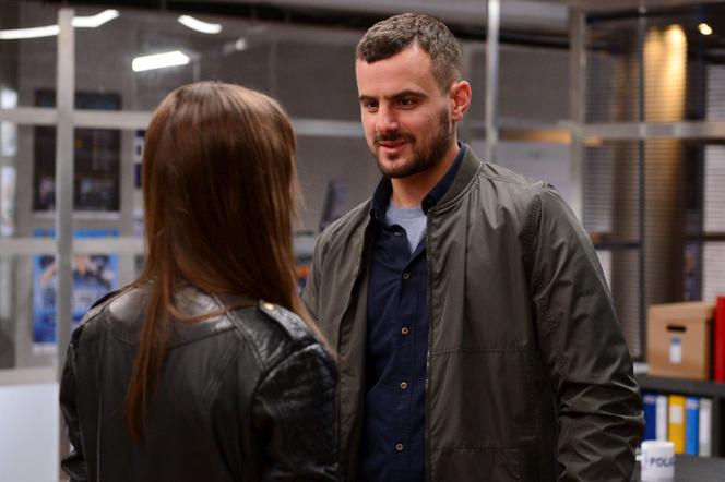 Komisarz Alex 8 sezon odc. 92. Ewa (Agnieszka Więdłocha), Michał Orlicz (Antoni Pawlicki)