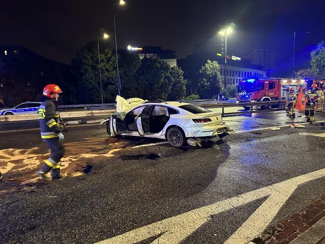 Matka ofiary wypadku na Trasie Łazienkowskiej chce zabrać córkę na leczenie do Szwecji. Czy 20-latka pamięta coś z tej tragedii? 