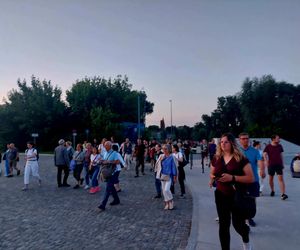 Magiczna Noc Świętojańska w Starym Fordonie. Spacer pod gwiazdami przyciągnął bydgoszczan i turystów