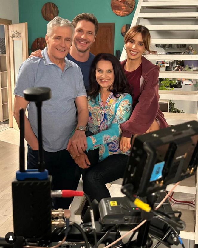 M jak miłość na planie. Kama (Michalina Sosna), Marcin (Mikołaj Roznerski), Erwin (Andrzej Dopierała), Aleksandra (Małgorzata Pieczyńska)