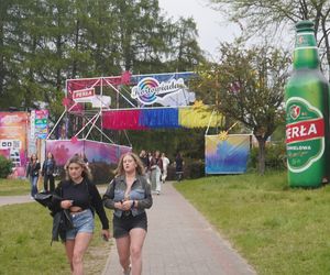 Kortowiada 2025. Koncerty na Plaży Kortowskiej przyciągnęły tłumy. Tak wyglądał drugi dzień imprezy!