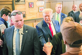 Trump kusił wyborców koktajlami