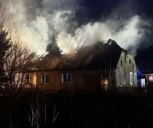 Tragiczny pożar budynku wielorodzinnego. Nie żyje jedna osoba, dwie są poparzone