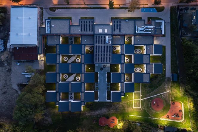 Szkoła w Rudzie Śląskiej, TKHolding