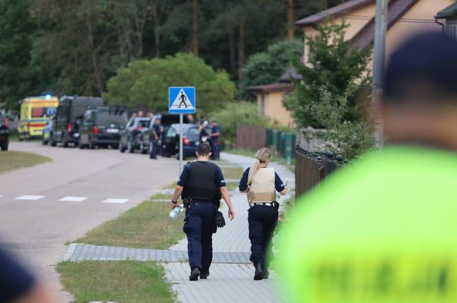 Strzelanina na Mazurach. Sąsiad zastrzelił sąsiada i zabarykadował się w domu