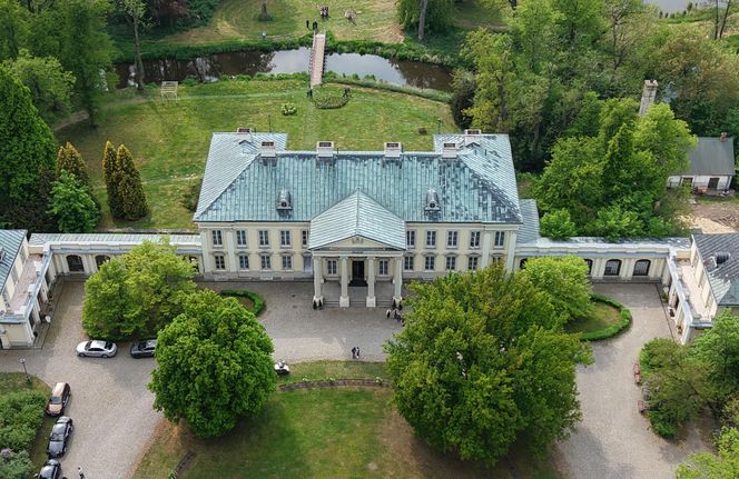 Pałac Walewskich w Walewicach