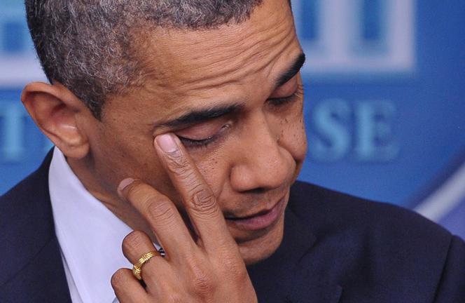 USA. Strzelanina w szkole w Newtown. Barack Obama płacze