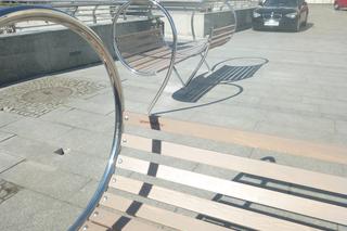 Ławeczki nad bluszczową rzeką