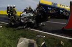 Tragiczny wypadek pod Wągrowcem! Nie żyją dwie osoby, w tym dziecko [ZDJĘCIA]
