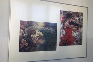 Prace Jolanty Talachy wykonane są metodą haftu diamentowego