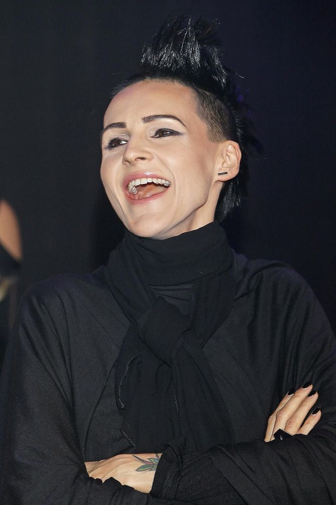 Chylińska nieźle się zmieniła. Duże usta i gładka twarz. Poznajecie ją jeszcze?