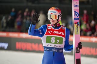 Skoki dzisiaj relacja NA ŻYWO. PŚ w Lillehammer: Wąsek znów najlepszy z Polaków. Skoki online niedziela 24.11.2024 [WYNIKI LIVE]