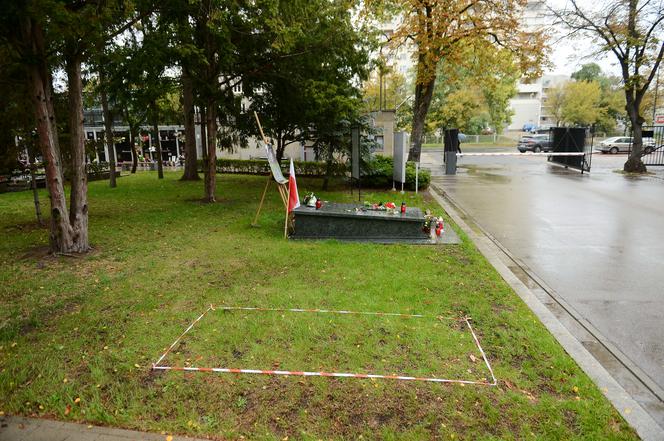 Spocznie obok premiera Olszewskiego