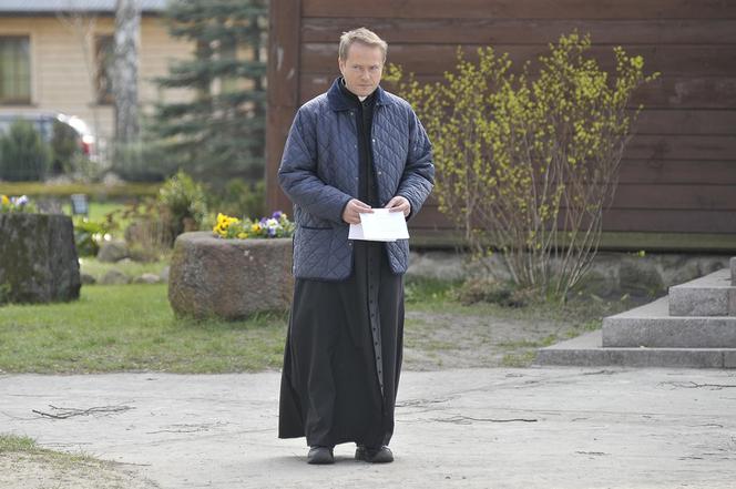 Ojciec Matuesz - Artur Żmijewski