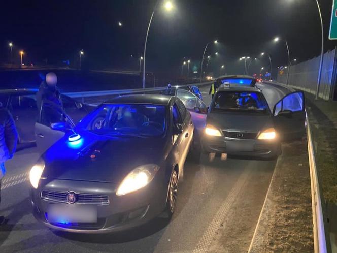 Nowy Sącz. ZAATAKOWAŁ policjanta maczetą. Pościg za sprawcami rozboju 