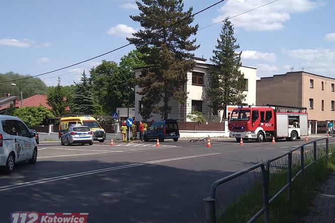 Wypadek na skrzyżowaniu w Katowicach. Kierowca osobówki potrącił rowerzystkę