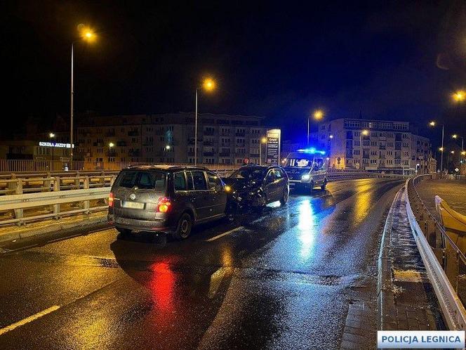 Dwóch pijanych za kółkiem w Legnicy. Jeden wjechał w drugiego. „To potencjalni zabójcy”