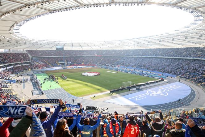 Ruch - Wisła: Zaorana murawa na Stadionie Śląskim