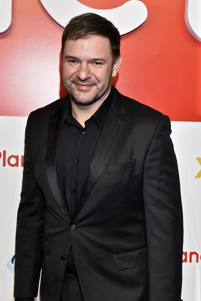 Tomasz Karolak - buntownik i prowokator. Wyznania o zarobkach i szmańskich obrzędach budzą skrajne emocje