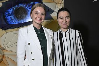 „Jedzenie w ciemności smakuje inaczej”. To jedyna taka restauracja w Warszawie. Odwiedziła ją nawet pierwsza dama